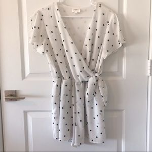 EVERLY White and black polka dot romper